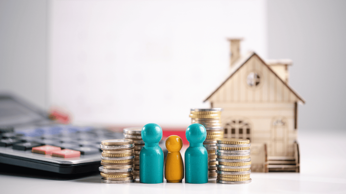Moving abroad temporarily vs permanently: what changes?