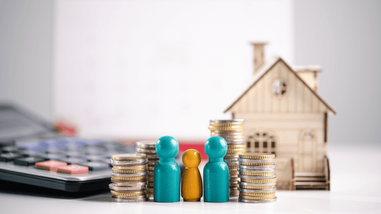 Moving abroad temporarily vs permanently: what changes?